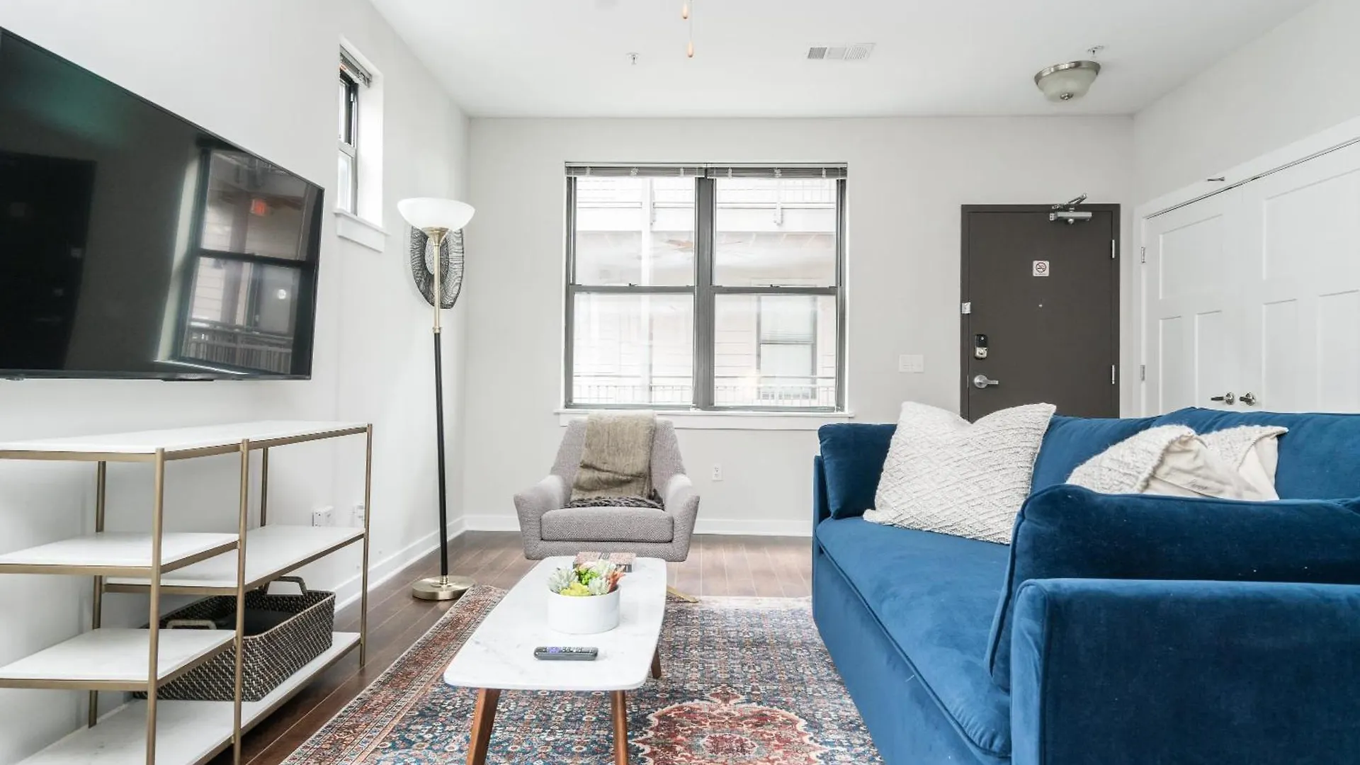 kontakty Cozysuites Music Row Spacious 1Br With Free Parking 45